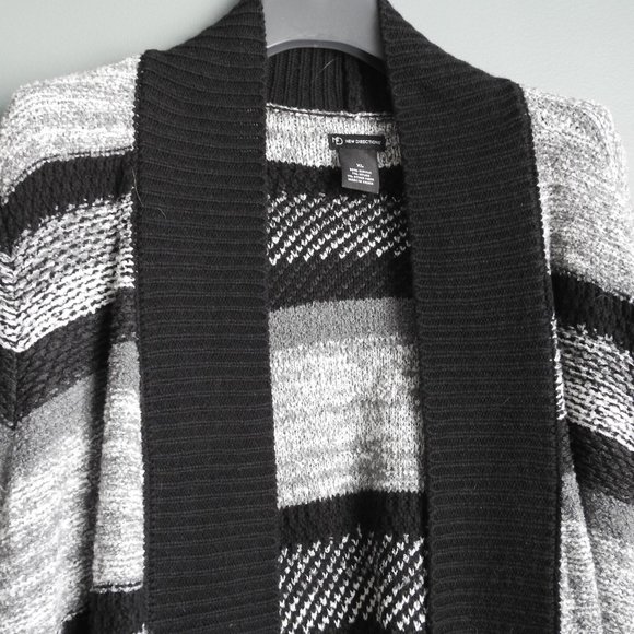 New Directions Black and Silver Long Sweater - Size XL - Picture 8 of 9